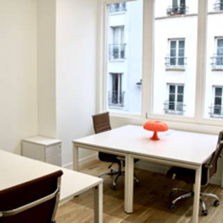 Bureau privé 20 m² 5 postes Location bureau Rue Bichat Paris 75010 - photo 2